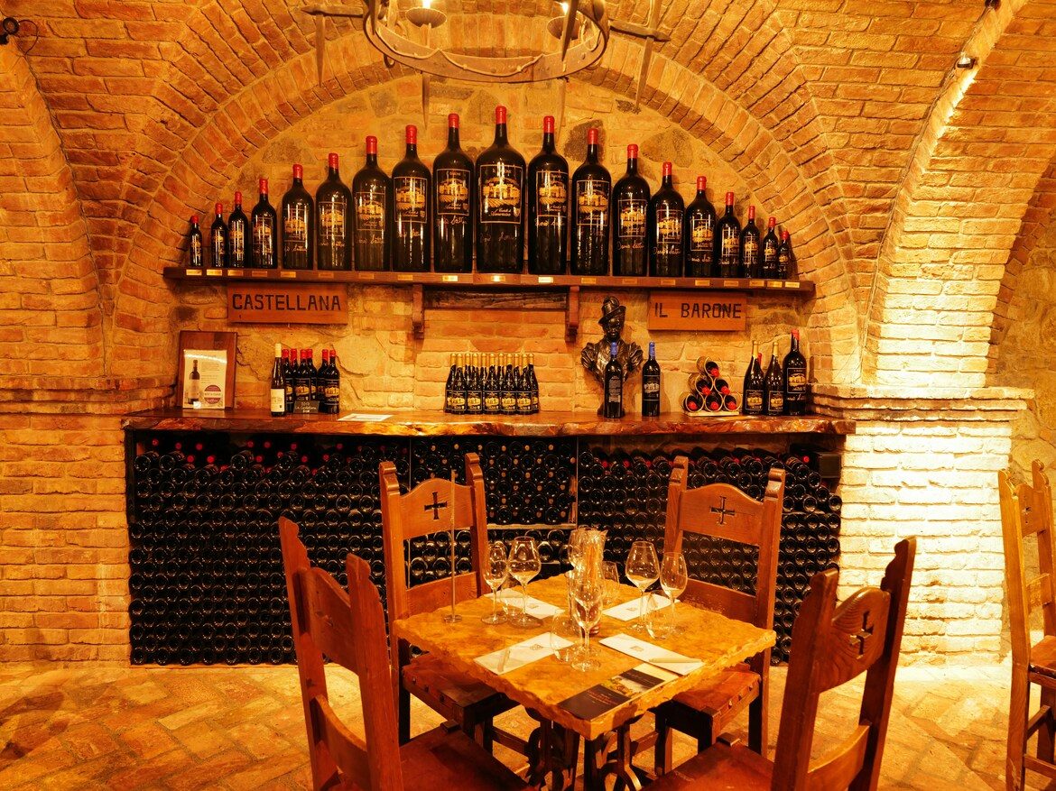 1753797713_VF1628_2_original Restaurant emblématique à vendre | Neuchâtel Montagnes