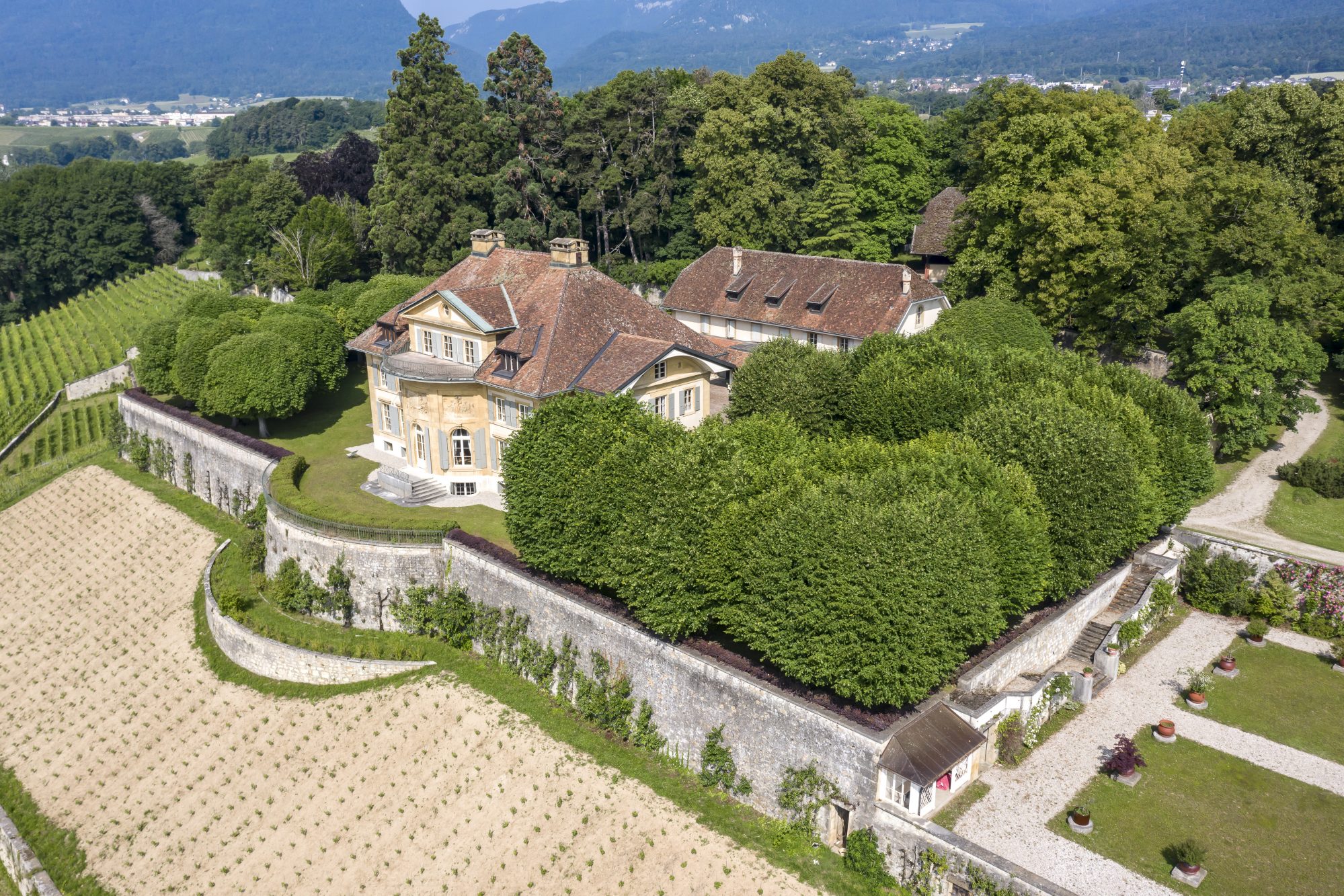 1760436650_VF1695_7_original Domaine d’exception au bord d’un grand lac suisse à vendre