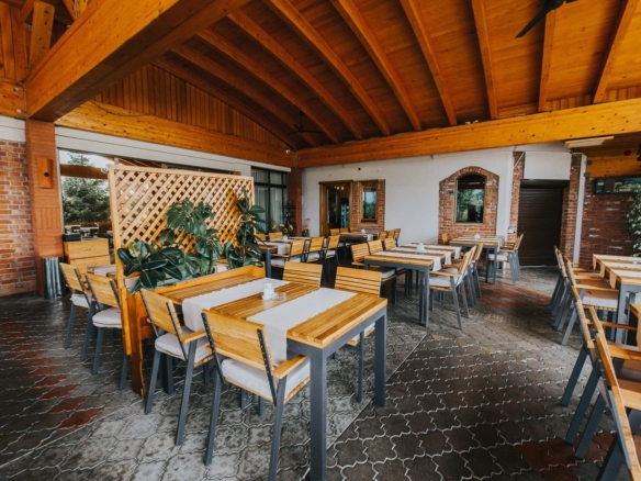 Hôtel-Restaurant Réputé Zone Touristique