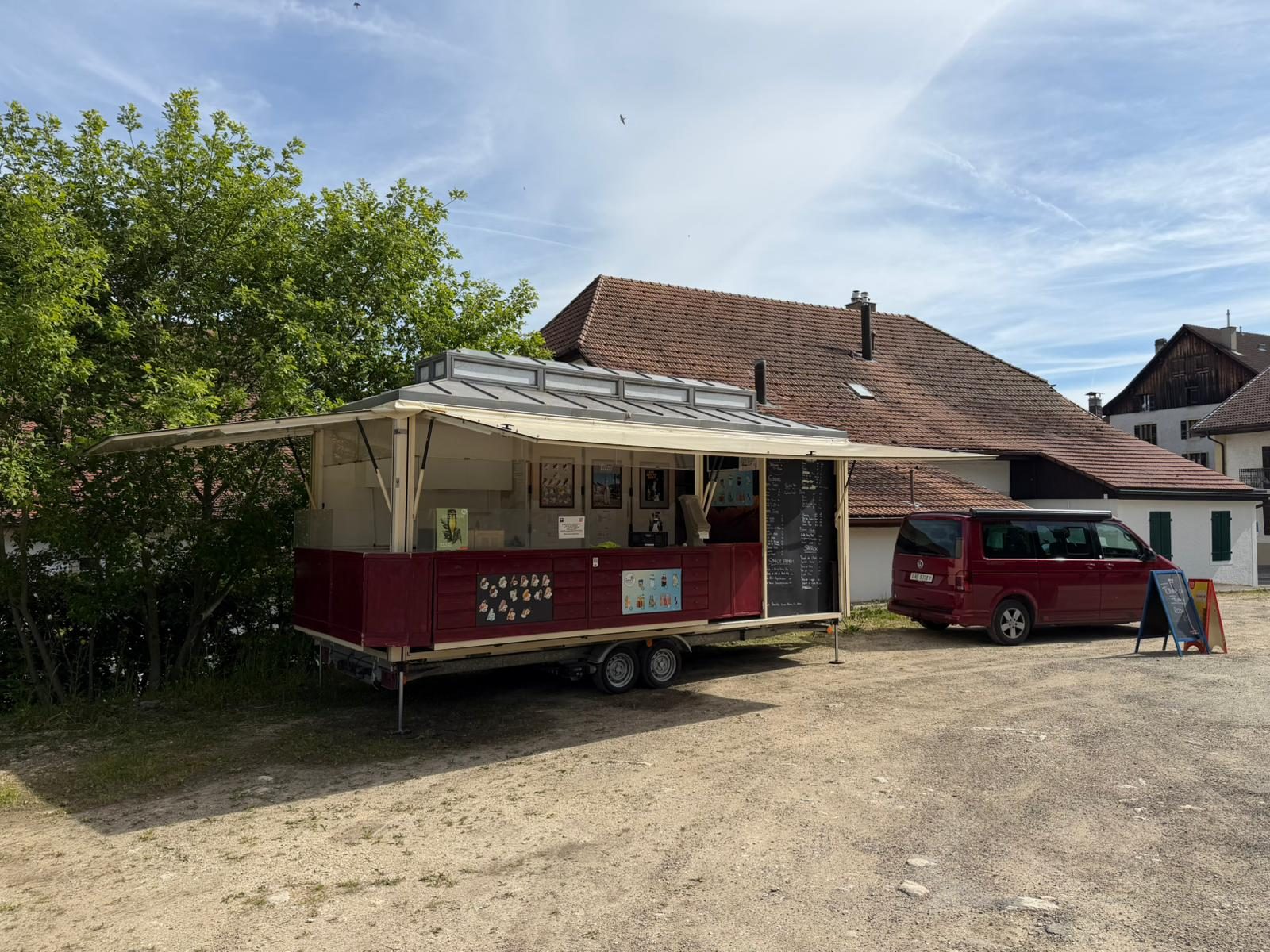 1782486533_VF1989_2_original Food Truck à vendre | Neuchâtel