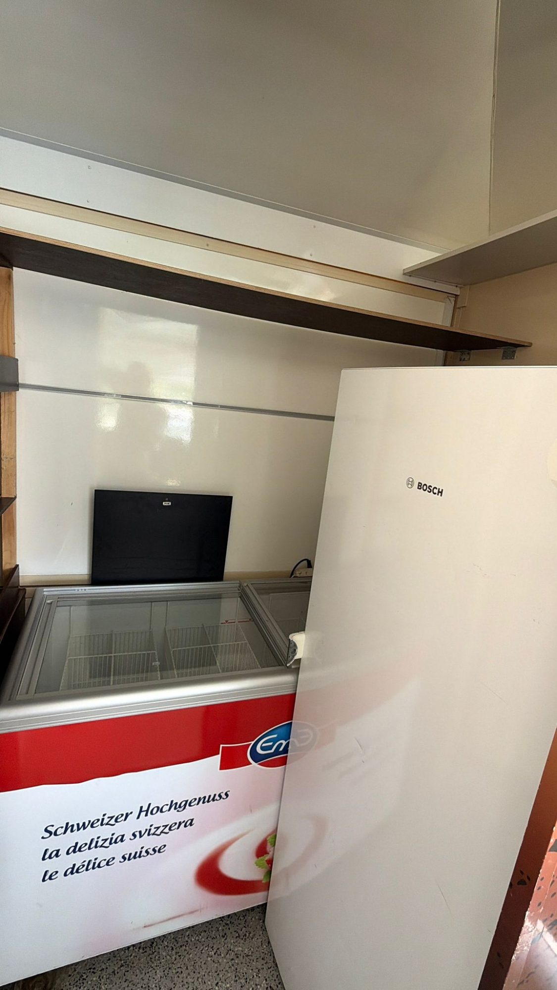 1782486536_VF1989_6_original Food Truck à vendre | Neuchâtel