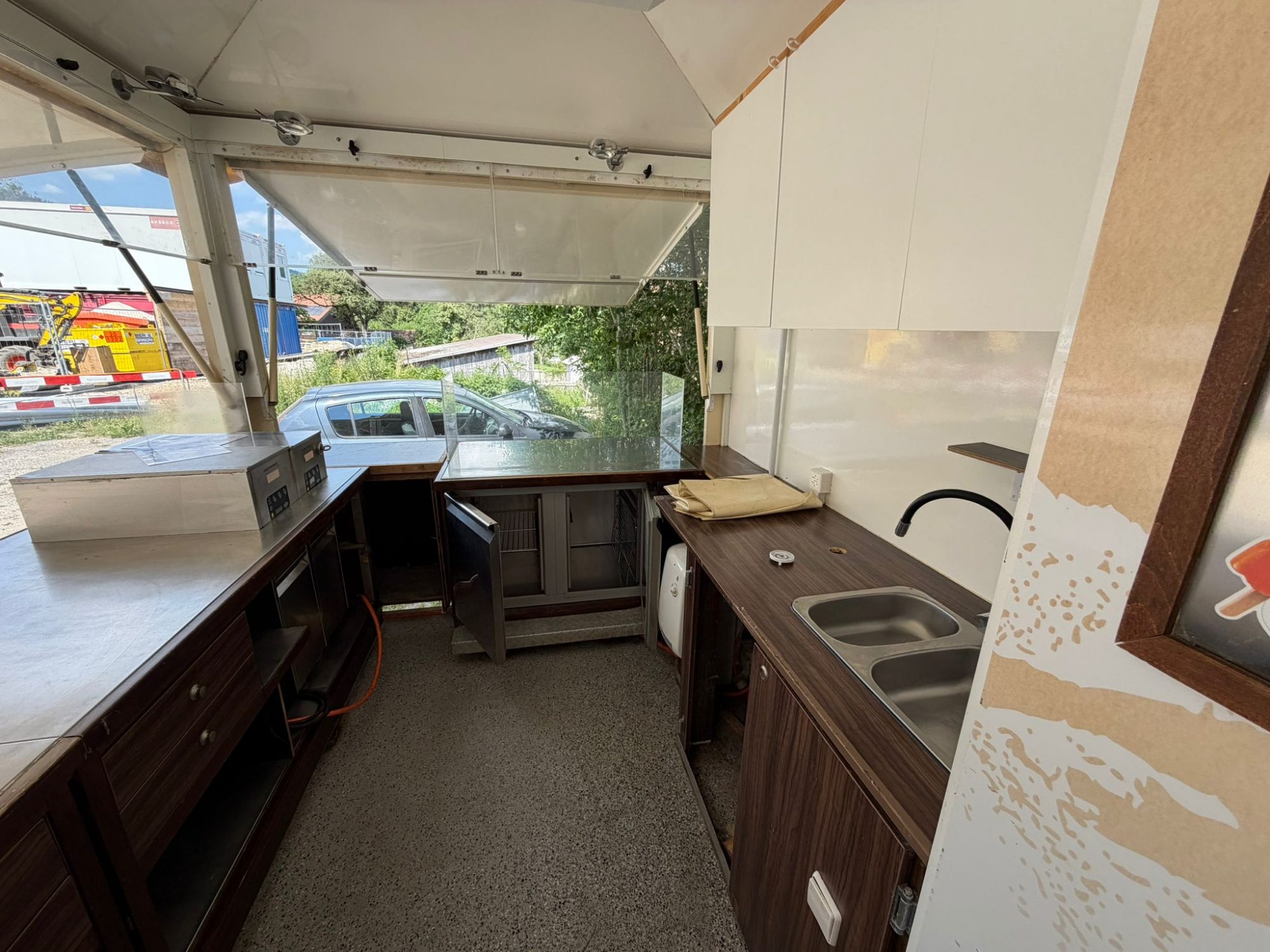 1782486537_VF1989_8_original Food Truck à vendre | Neuchâtel